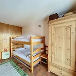 Appartement Botzatei 111 *